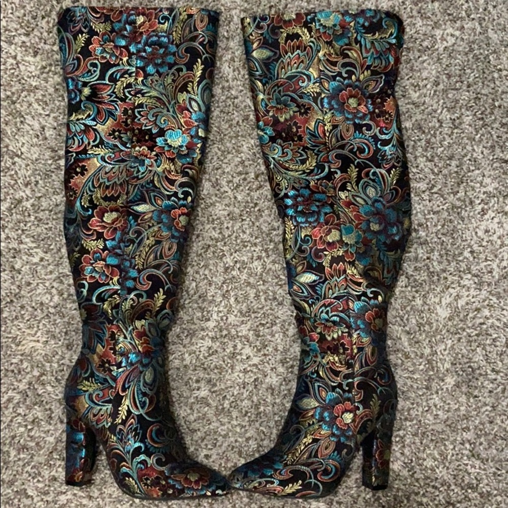 Thigh high boots never worn